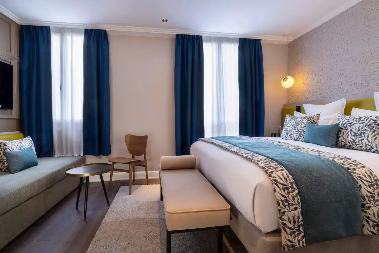 Deluxe Triple Room — Trip.com listing photograph
