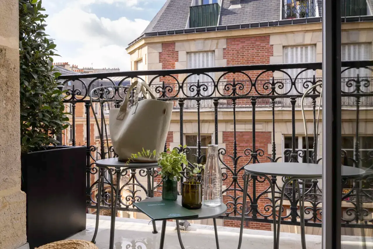 Superior Room With Balcony — Trip.com listing photograph