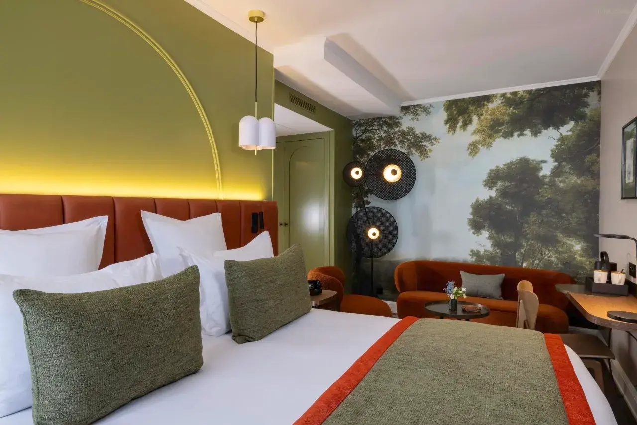 Deluxe Room — Trip.com listing photograph